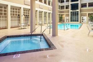 Indoor spa tub