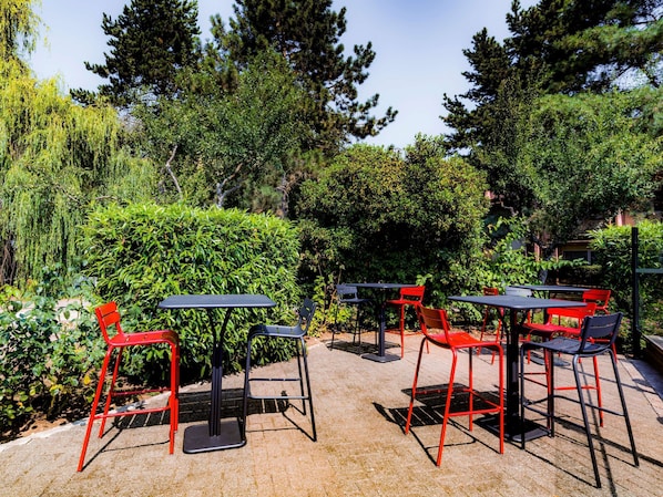 Breakfast, lunch, dinner served; French cuisine, garden views