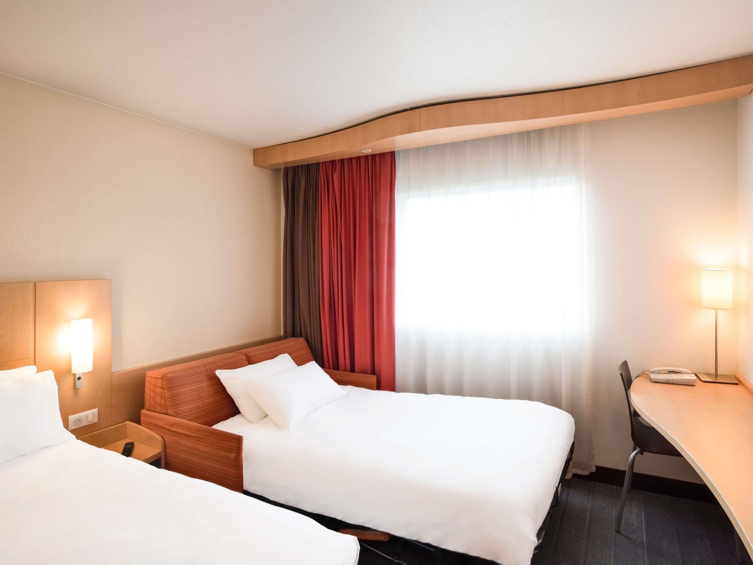 Standard Room, 1 Double Bed with Sofa bed | Premium bedding, desk, blackout drapes, soundproofing