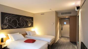 Standard Room, 2 Twin Beds | Premium bedding, desk, blackout drapes, soundproofing