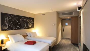 Standard Room, 2 Twin Beds | Premium bedding, desk, blackout drapes, soundproofing