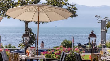 2 restaurants, spécialités Cuisine française
