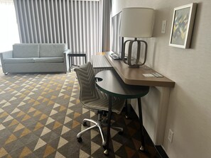 Suite, 1 King Bed (Additional Living Area)