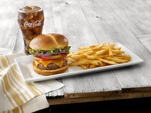 Breakfast, lunch, dinner served; American cuisine