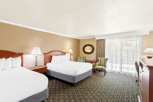 Escrivaninha, quartos à prova de som, ferros/tábuas de passar roupa