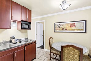 Suite, Multiple Beds, Non Smoking, Kitchenette (with Sofabed)