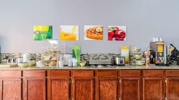 Free daily continental breakfast