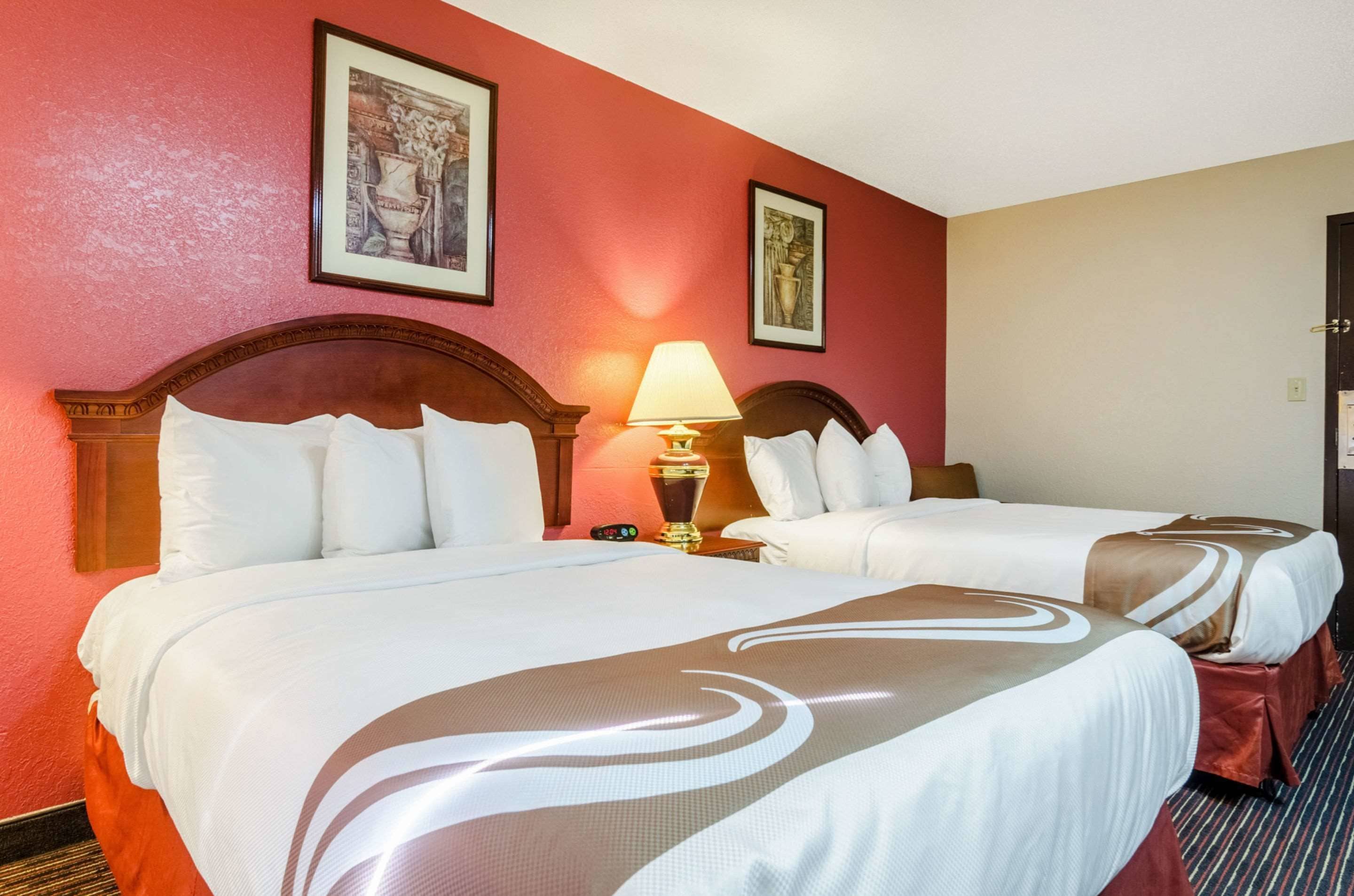 標準客房, 2 張標準雙人床, 非吸煙房 | 客房內保險箱、書桌、熨斗/熨衣板、免費搖籃/嬰兒床