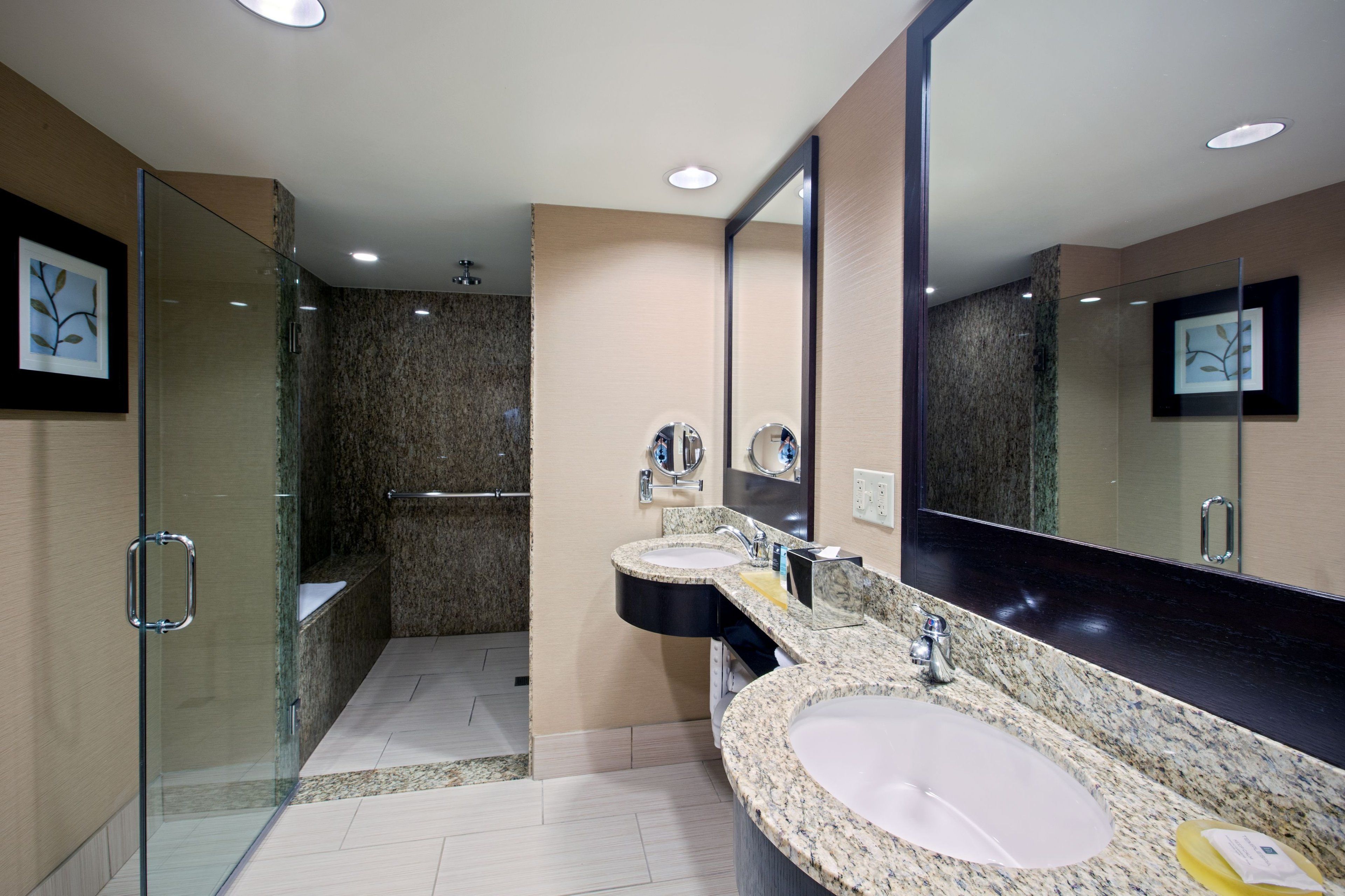 1 bedroom, premium bedding, in-room safe, desk