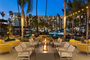 Chambre, 2 grands lits (Trendy, Firepit) | Hall
