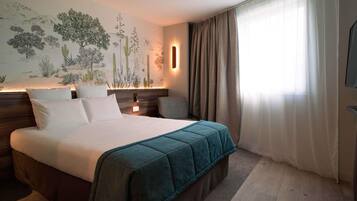 In-room safe, desk, blackout curtains, soundproofing