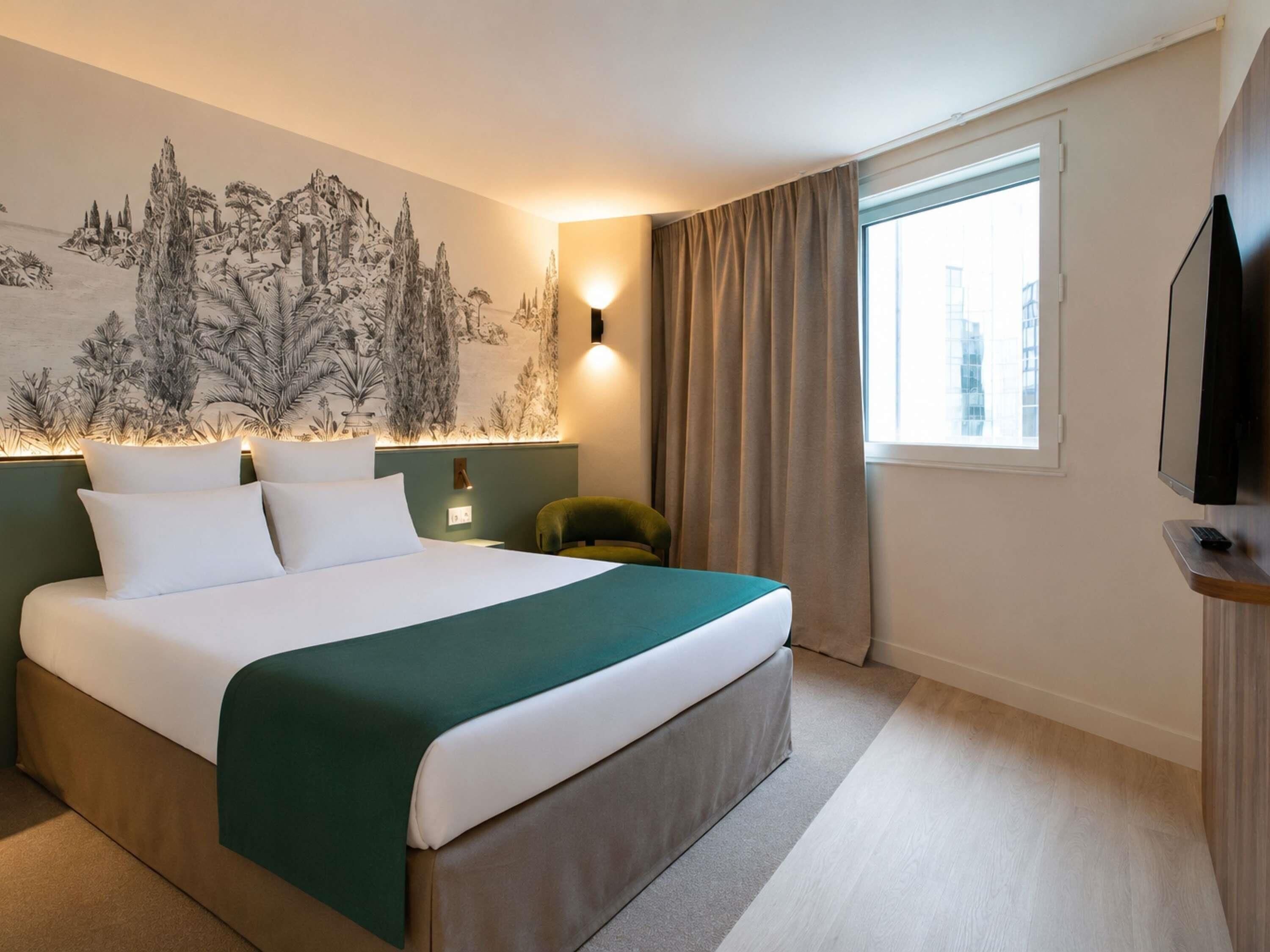 Privilege, Suite, 1 Double Bed with Sofa bed | In-room safe, desk, blackout drapes, soundproofing