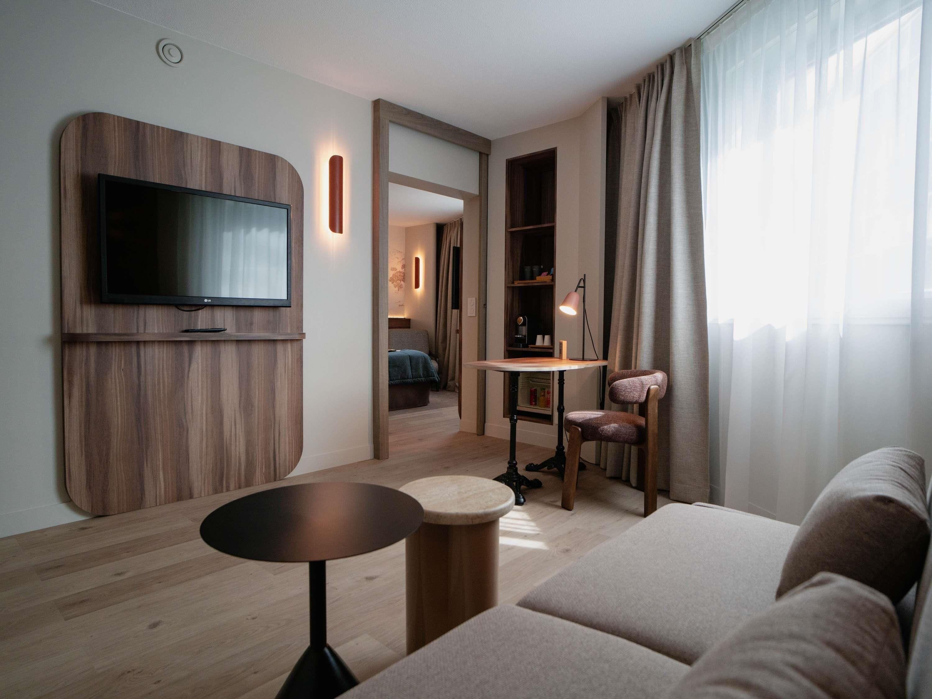 Coffres-forts dans les chambres, bureau, rideaux occultants