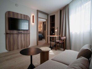 In-room safe, desk, blackout drapes, soundproofing - Mercure Paris Val de Fontenay (Fontenay-sous-Bois)