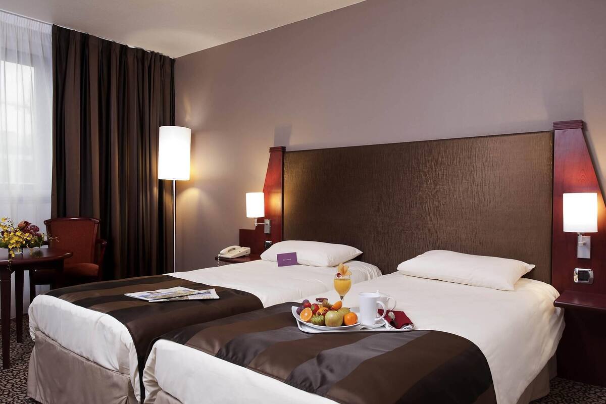 classic twin room, 2 single beds | in-room safe, desk, blackout curtains, soundproofing