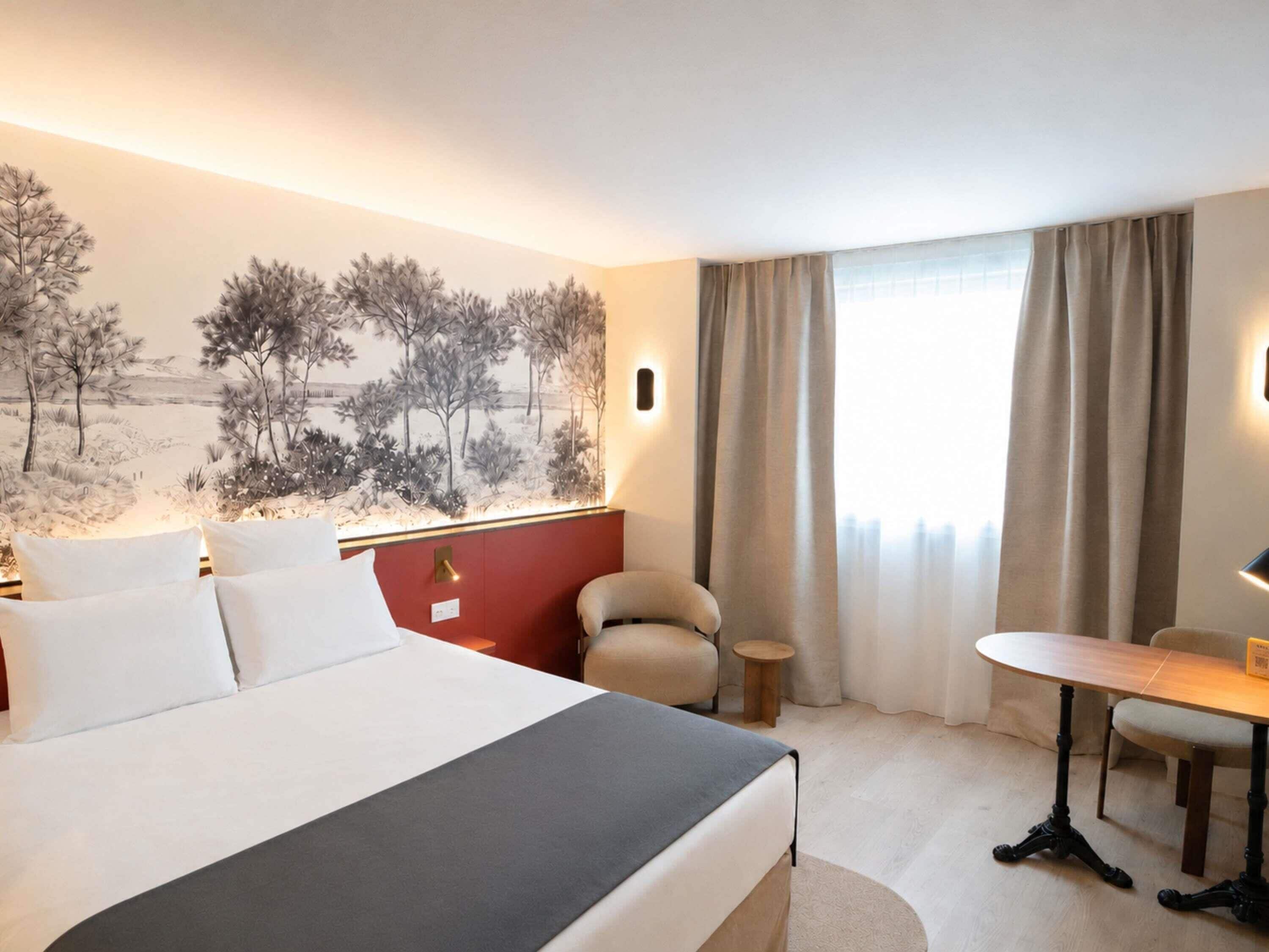 Superior Room, 1 Double Bed | In-room safe, desk, blackout drapes, soundproofing