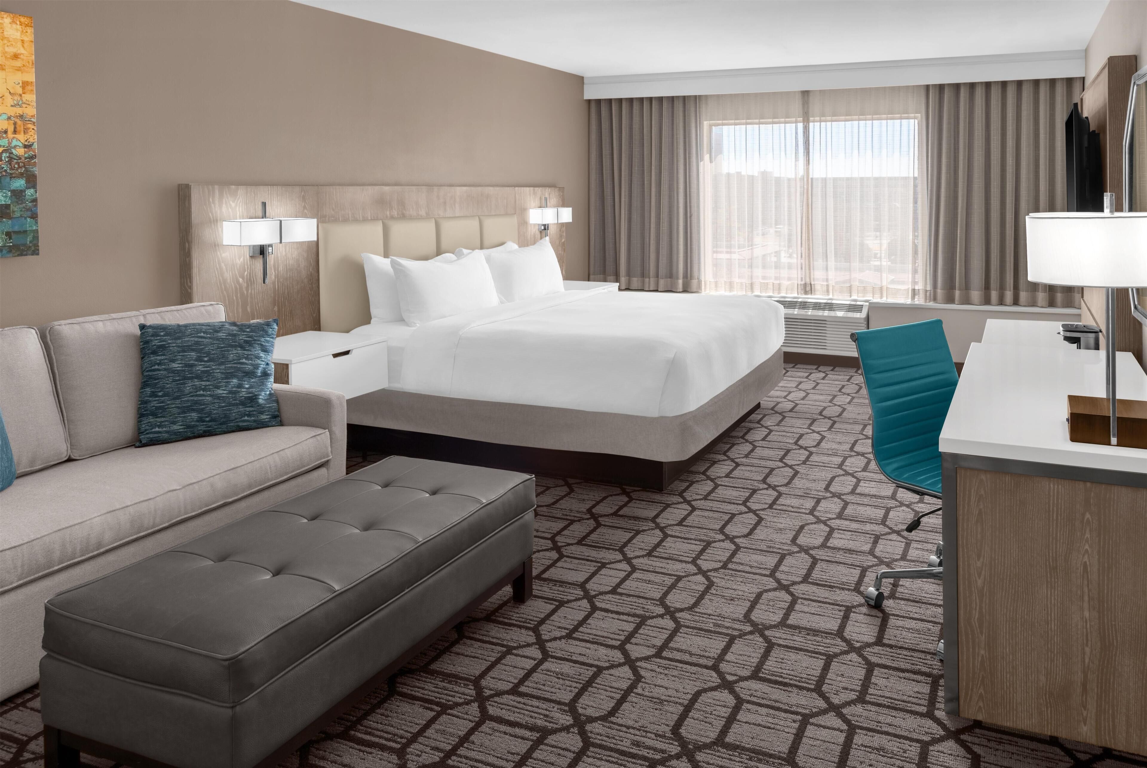 Room, 1 King Bed, Corner | Living area | Flat-screen TV