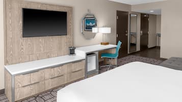 Room, 1 King Bed, Corner | Egyptian cotton sheets, premium bedding, down comforters, pillowtop beds