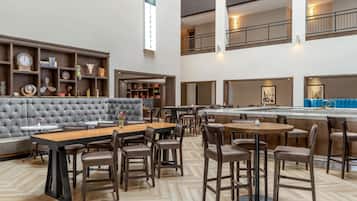 Desayuno a la carta todos los días (con cargo)