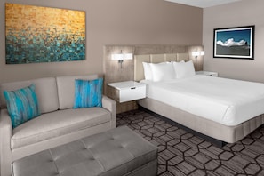 Room, 1 King Bed, Balcony | Living area - DoubleTree by Hilton Lubbock University Area (Lubbock)