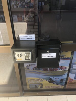 Sisään- ja uloskirjautumisautomaatti
