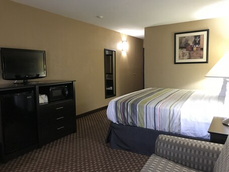 Country Inn Suites by Radisson Indianapolis East - Image 36