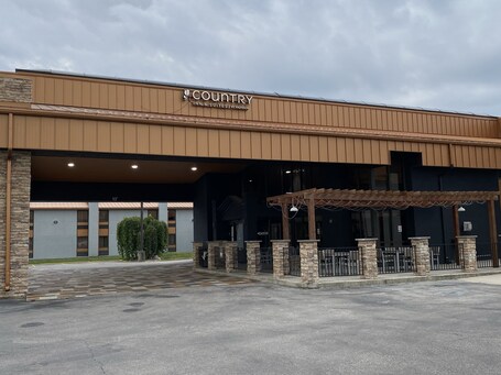Country Inn Suites by Radisson Indianapolis East - Image 26
