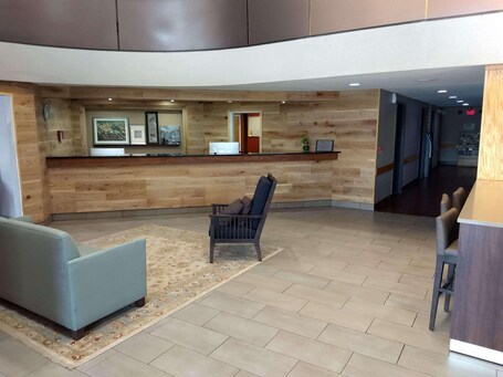 Country Inn Suites by Radisson Indianapolis East - Image 19