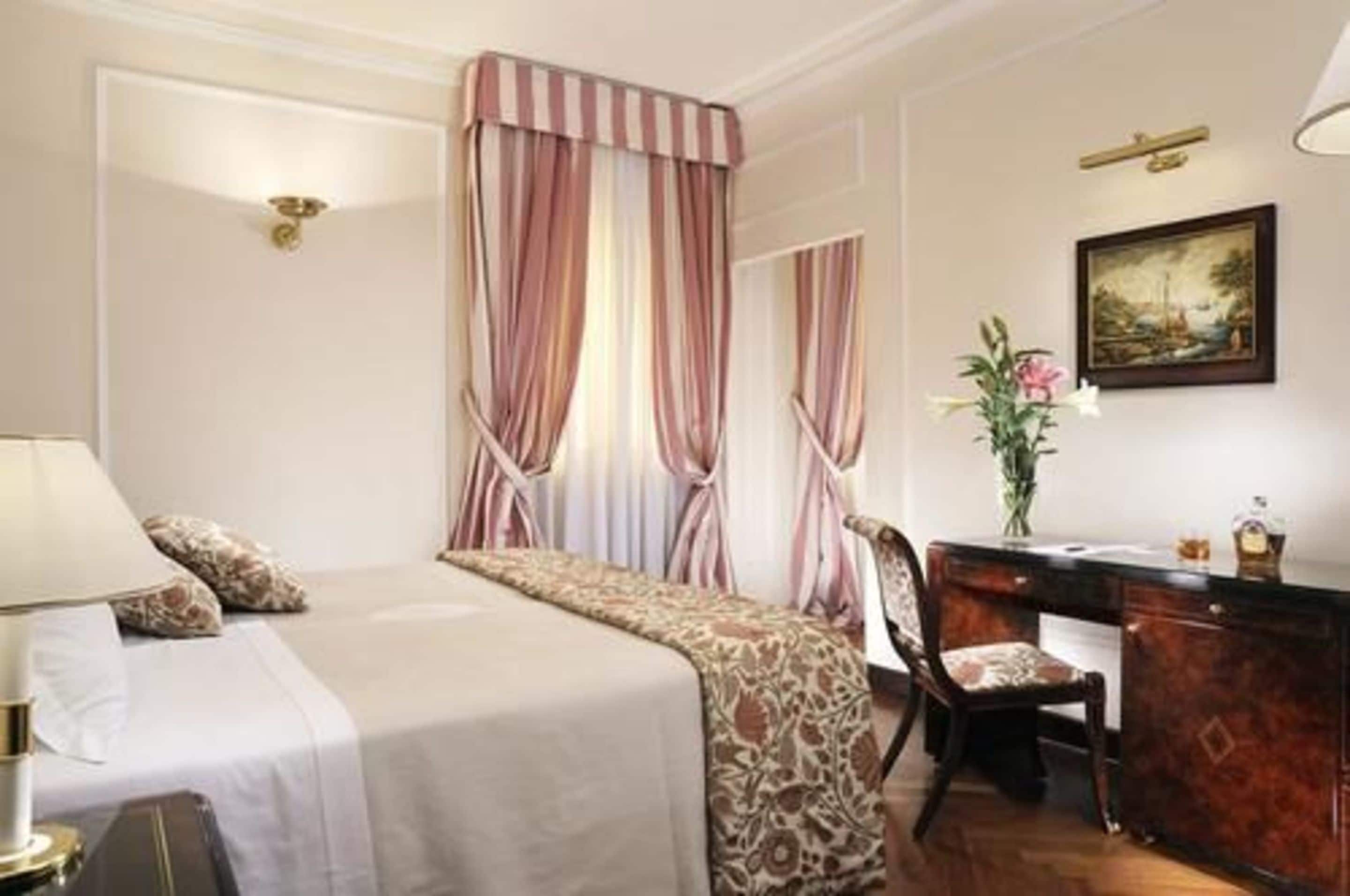 1 bedroom, premium bedding, minibar, in-room safe