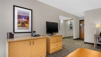 Desk, laptop workspace, blackout drapes, free cribs/infant beds