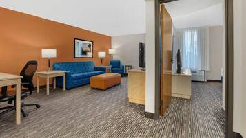 Desk, laptop workspace, blackout curtains, free cots/infant beds