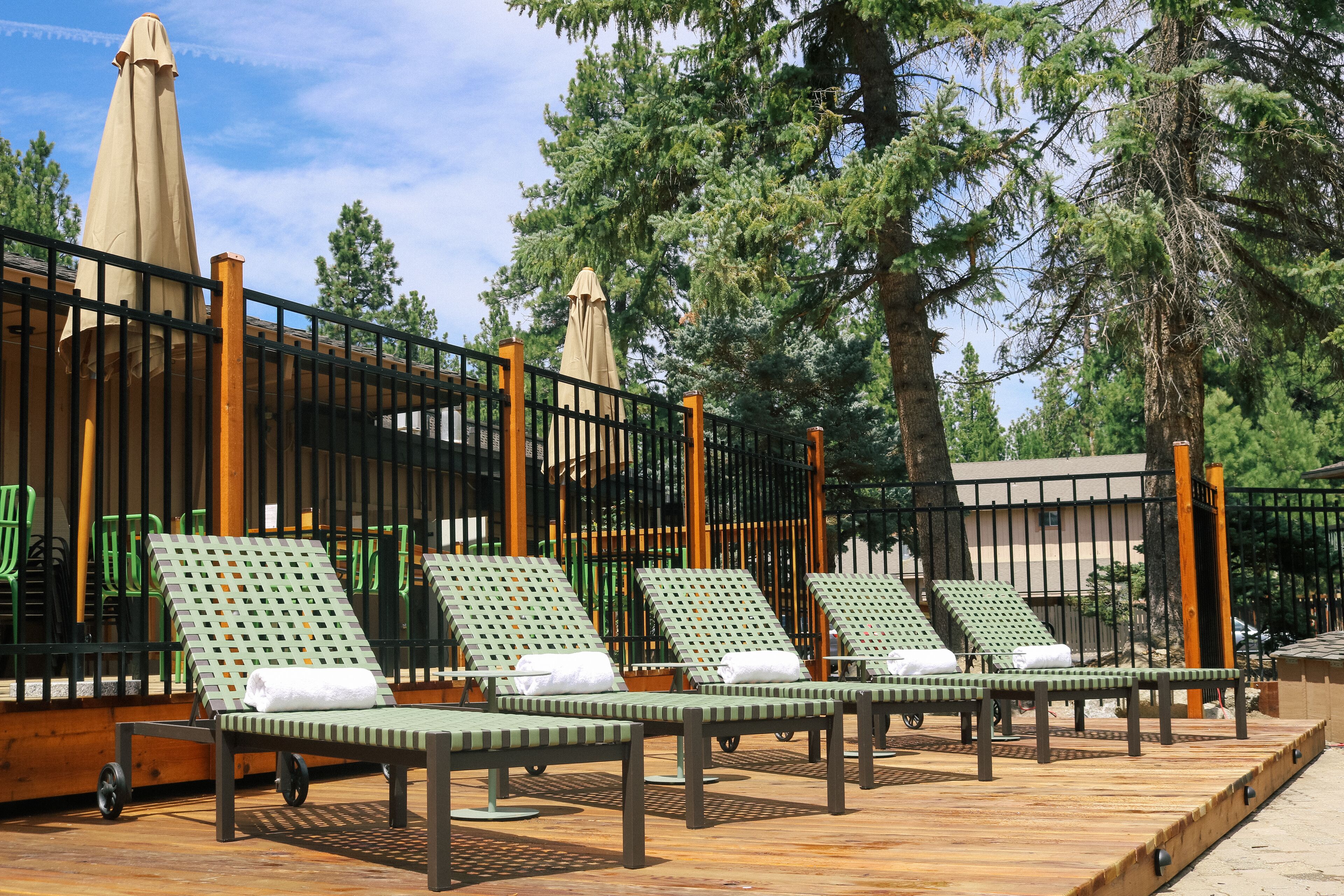 seasonal outdoor pool, pool cabanas (surcharge), pool umbrellas