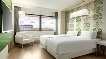 Standard Room | In-room safe, desk, blackout drapes, soundproofing