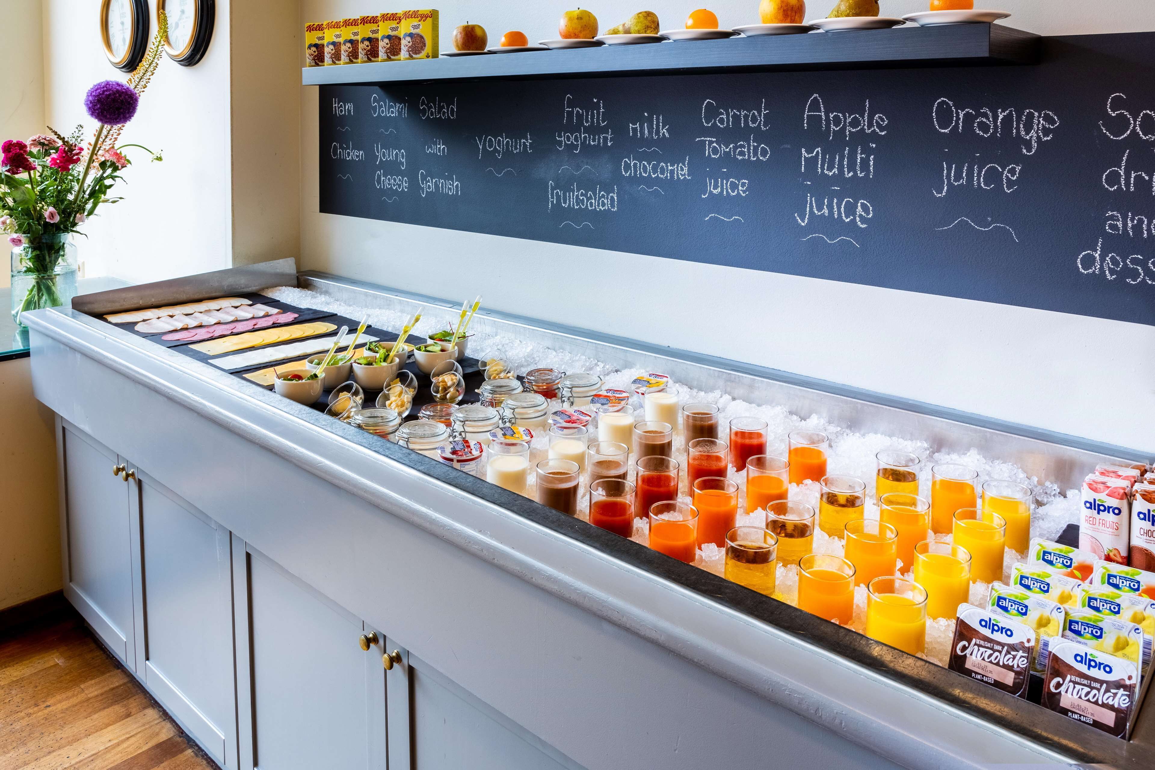 daily buffet breakfast for a fee