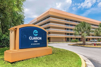 Hotel Exterior at Clarion Inn Orlando International Drive - ICON Park  