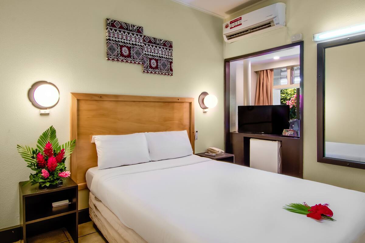Desk, iron/ironing board, WiFi (free), bed sheets
