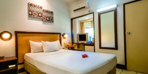 Chambre Standard, 1 lit double | Bureau, fer et planche à repasser, Wi-Fi gratuit, draps fournis