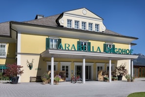 View from property - Arabella Jagdhof Resort am Fuschlsee, a Tribute Portfolio Hotel (Hof bei Salzburg)