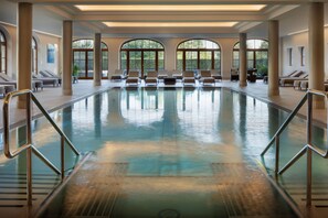 Indoor pool, pool loungers