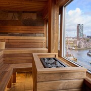 DoubleTree by Hilton Rotterdam Centre
