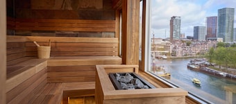 DoubleTree by Hilton Rotterdam Centre