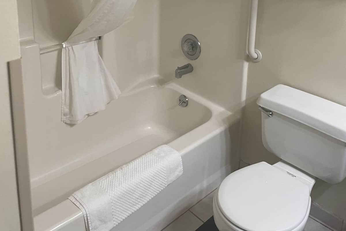 Bathroom | Free toiletries, hair dryer, towels