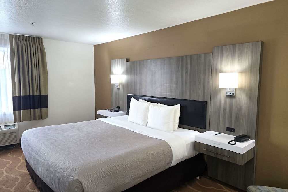 Quality Inn & Suites Longview Kelso