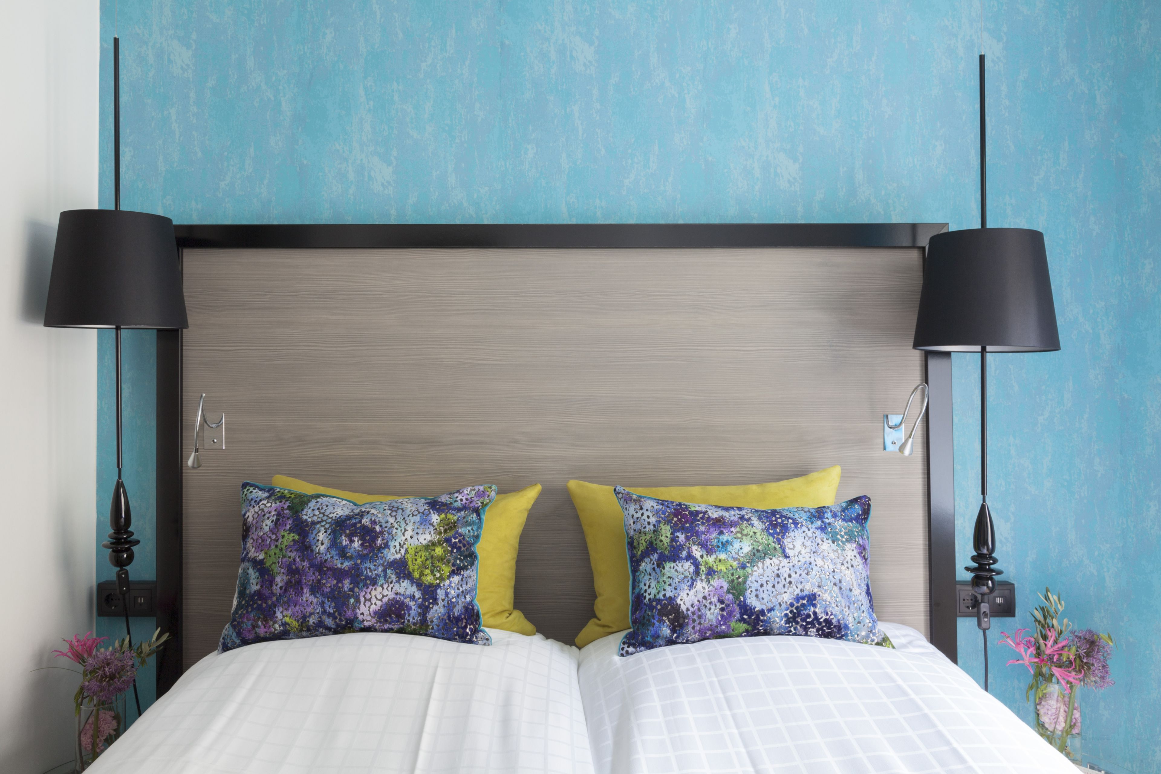 desk, soundproofing, wifi