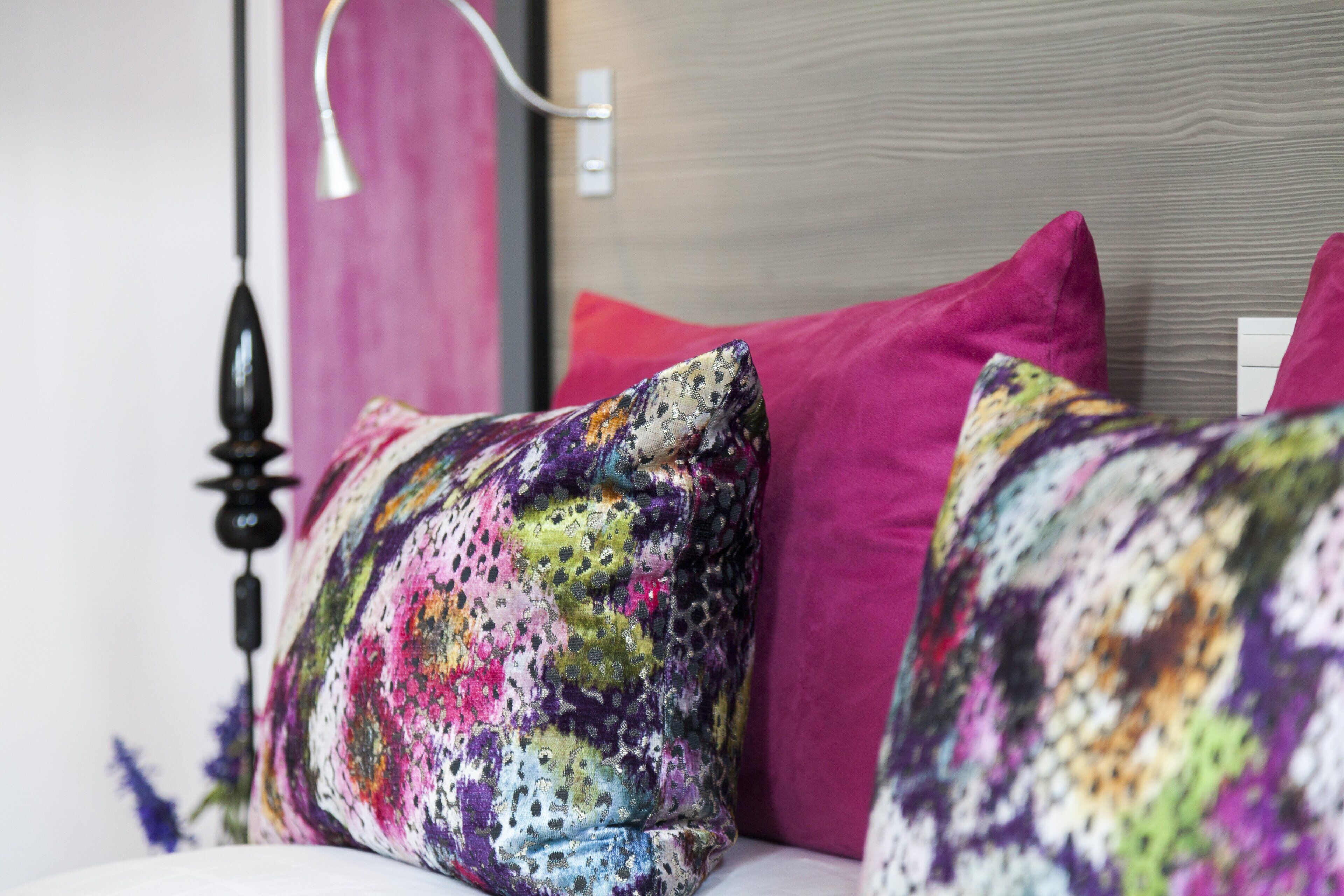 desk, soundproofing, wifi