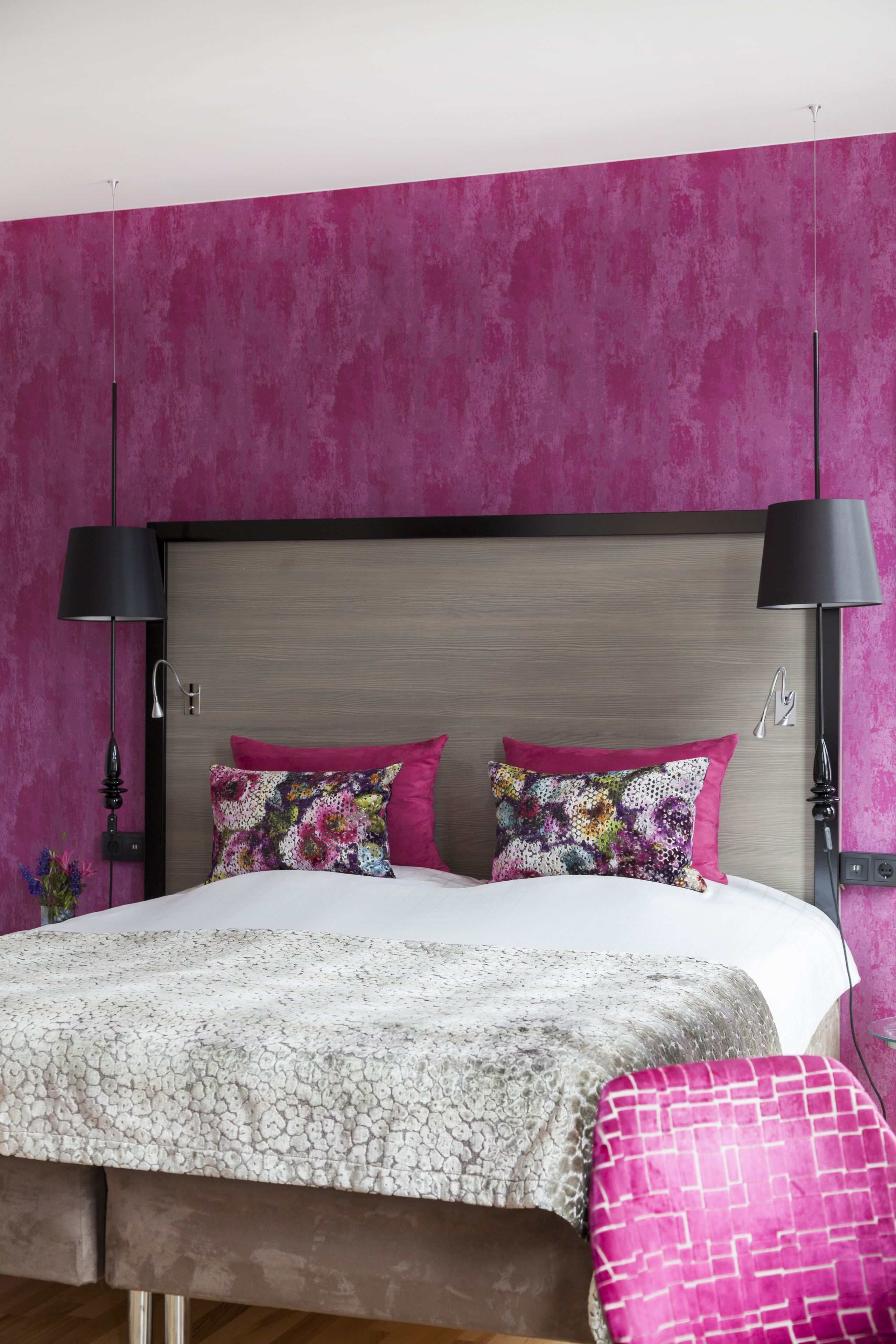 desk, soundproofing, wifi