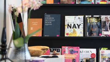 Desk, soundproofing, WiFi