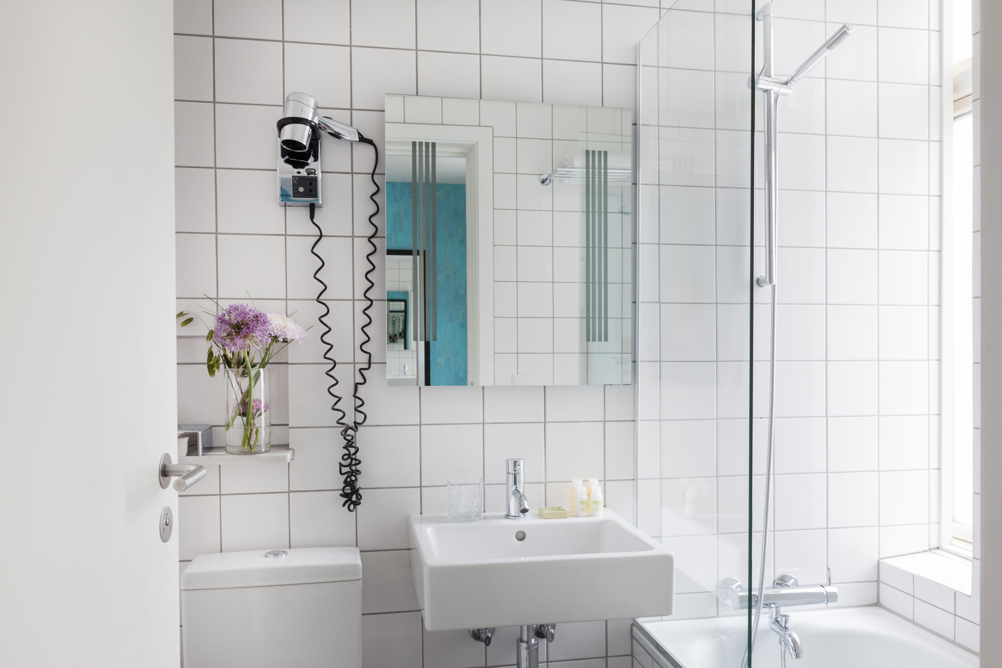 desk, soundproofing, wifi