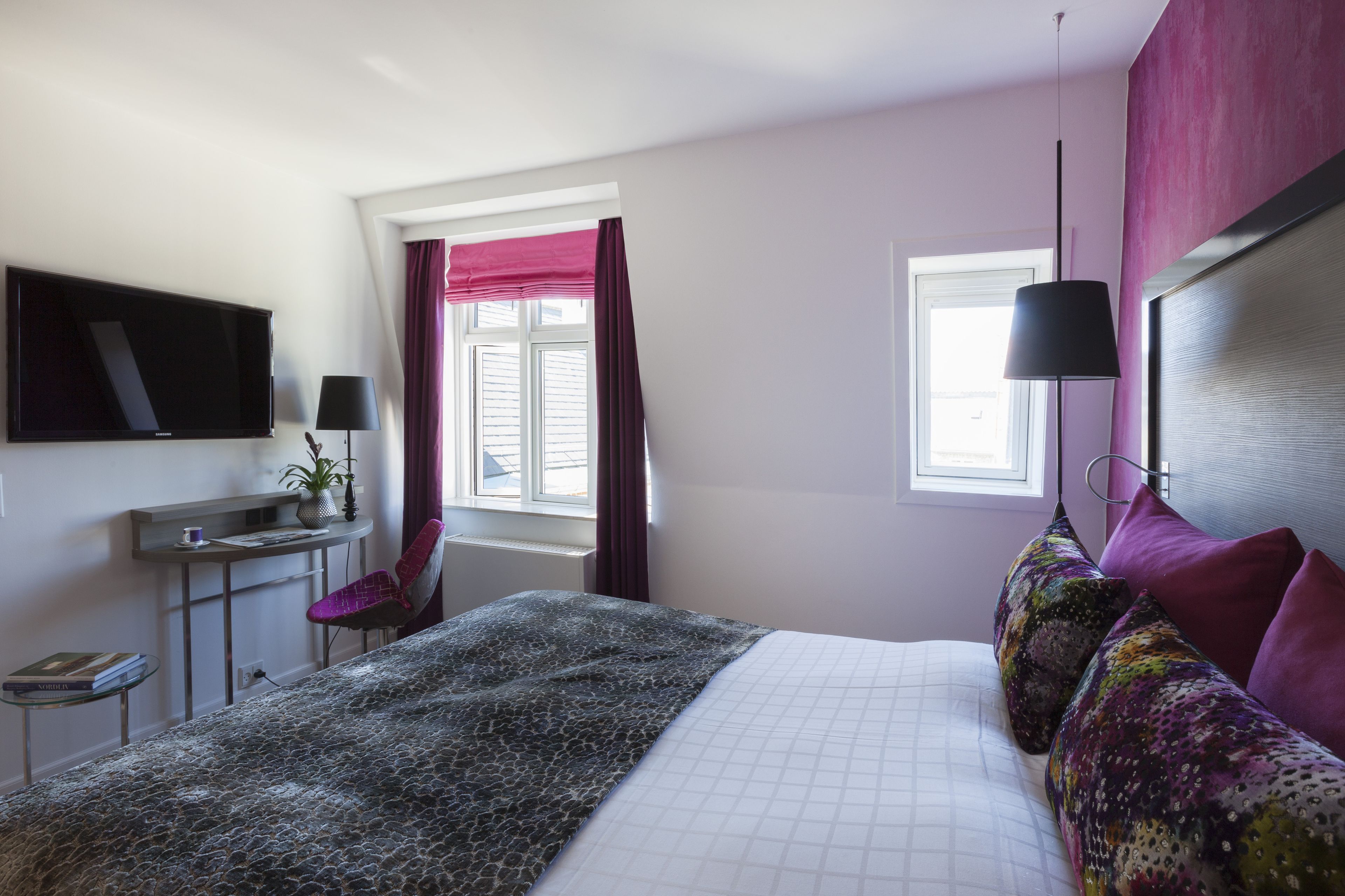 desk, soundproofing, wifi