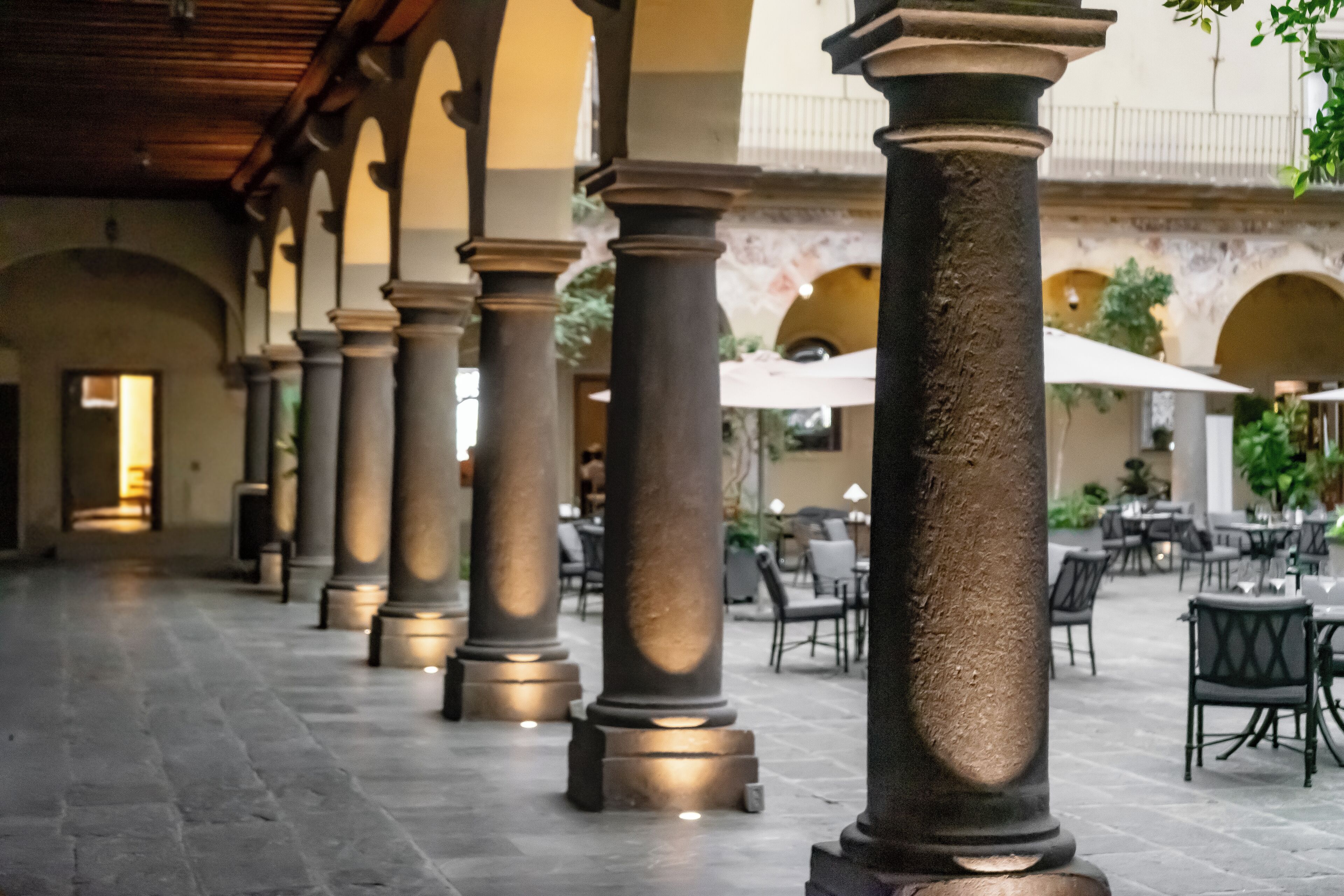 3 restaurantes; se sirven desayunos 